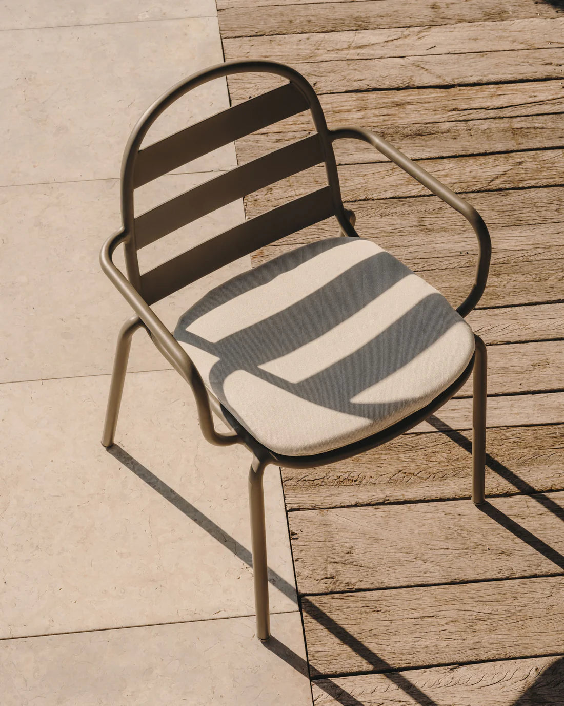 Gartenstühle bequem online kaufen für den Balkon bei Aesthetic Ascent